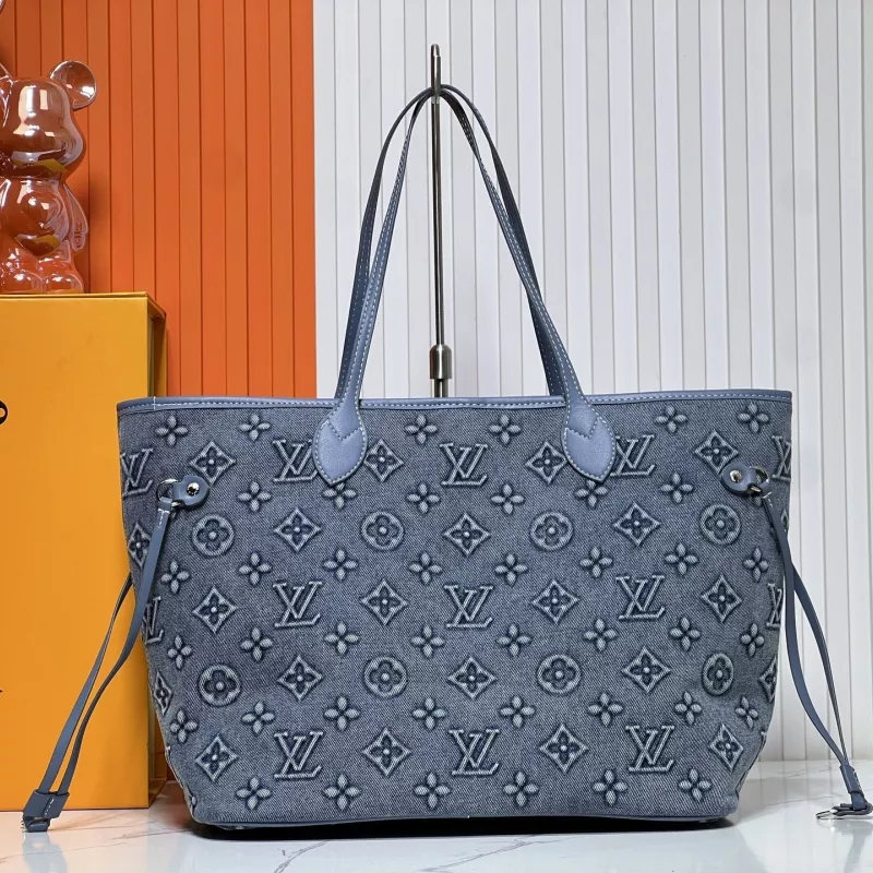 Louis Vuitton AAA Quality Shoulder Bags For Women Practical 3024