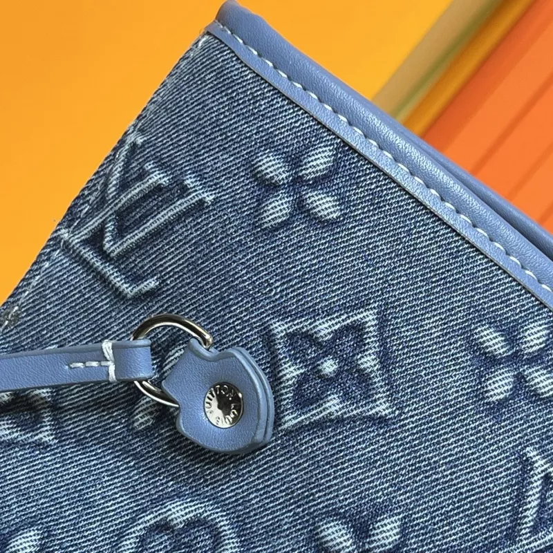 Louis Vuitton AAA Quality Shoulder Bags For Women Practical 3024