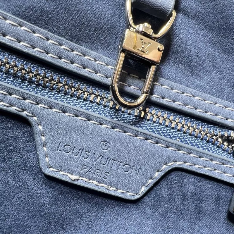 Louis Vuitton AAA Quality Shoulder Bags For Women Practical 3024