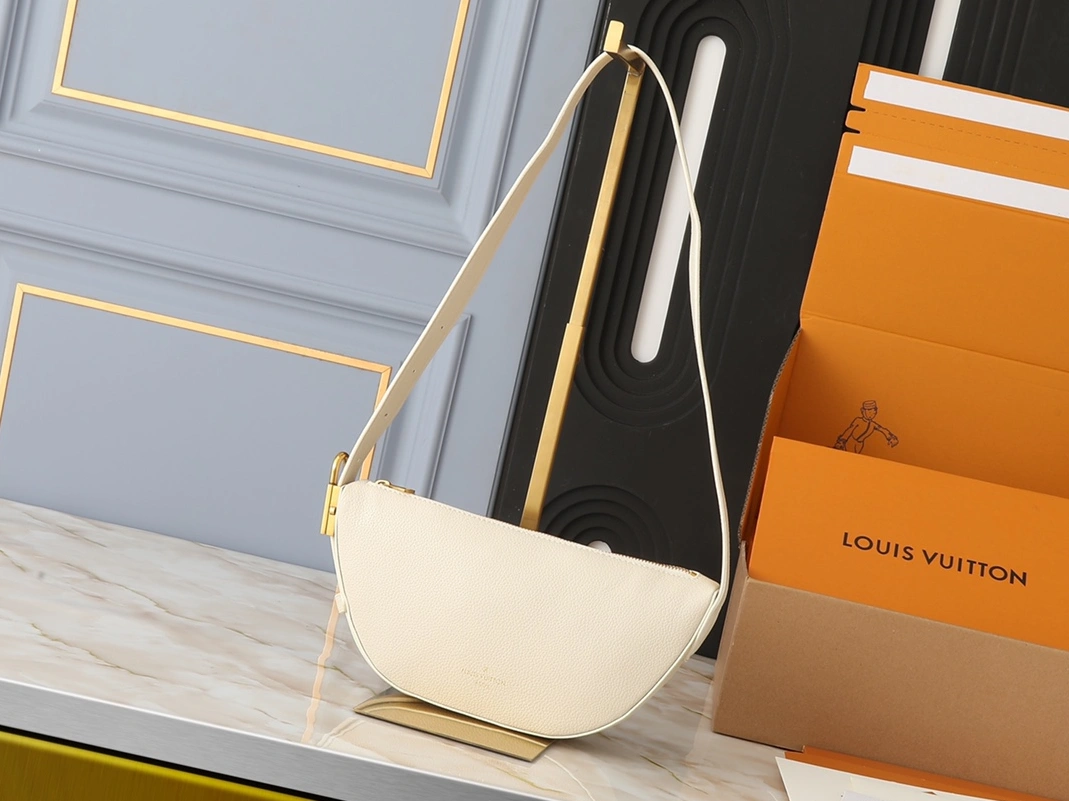 Louis Vuitton AAA Quality Shoulder Bags For Women Reliable 7085