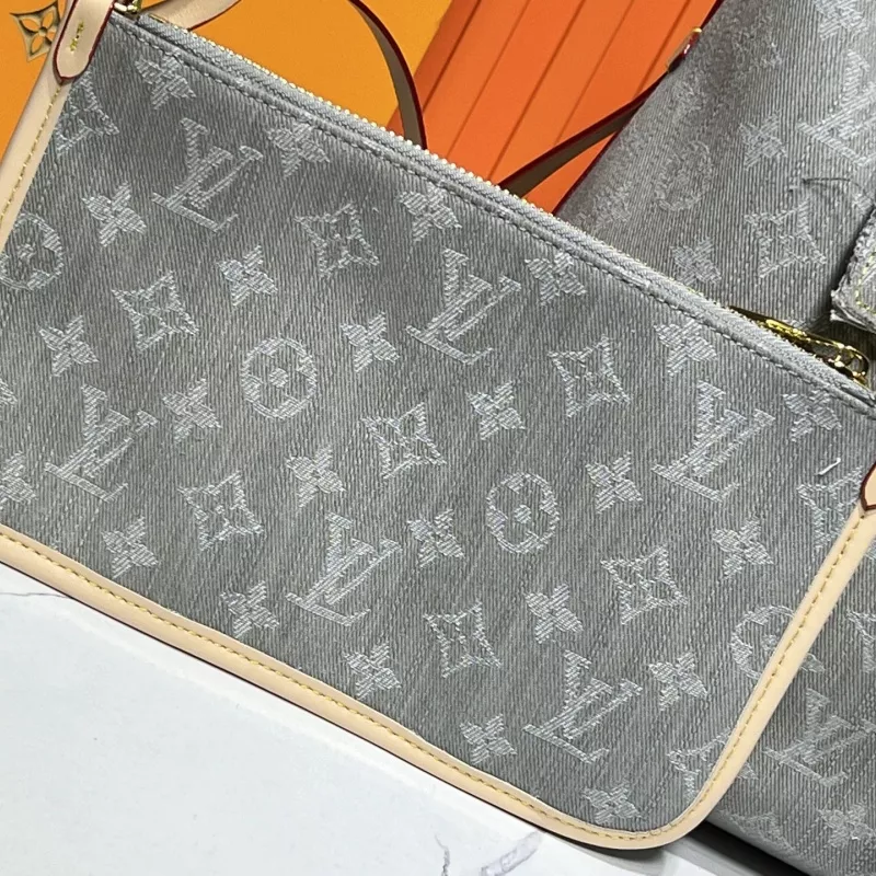 Louis Vuitton AAA Quality Shoulder Bags For Women Reliable 8386
