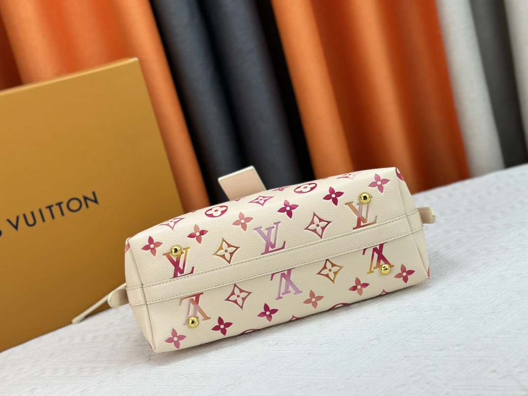 Louis Vuitton AAA Quality Shoulder Bags For Women Resilient 9668