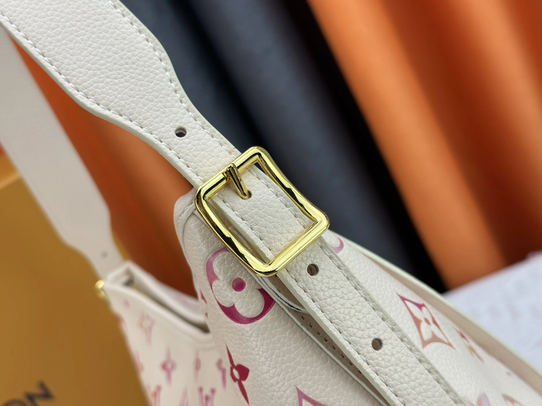 Louis Vuitton AAA Quality Shoulder Bags For Women Resilient 9668