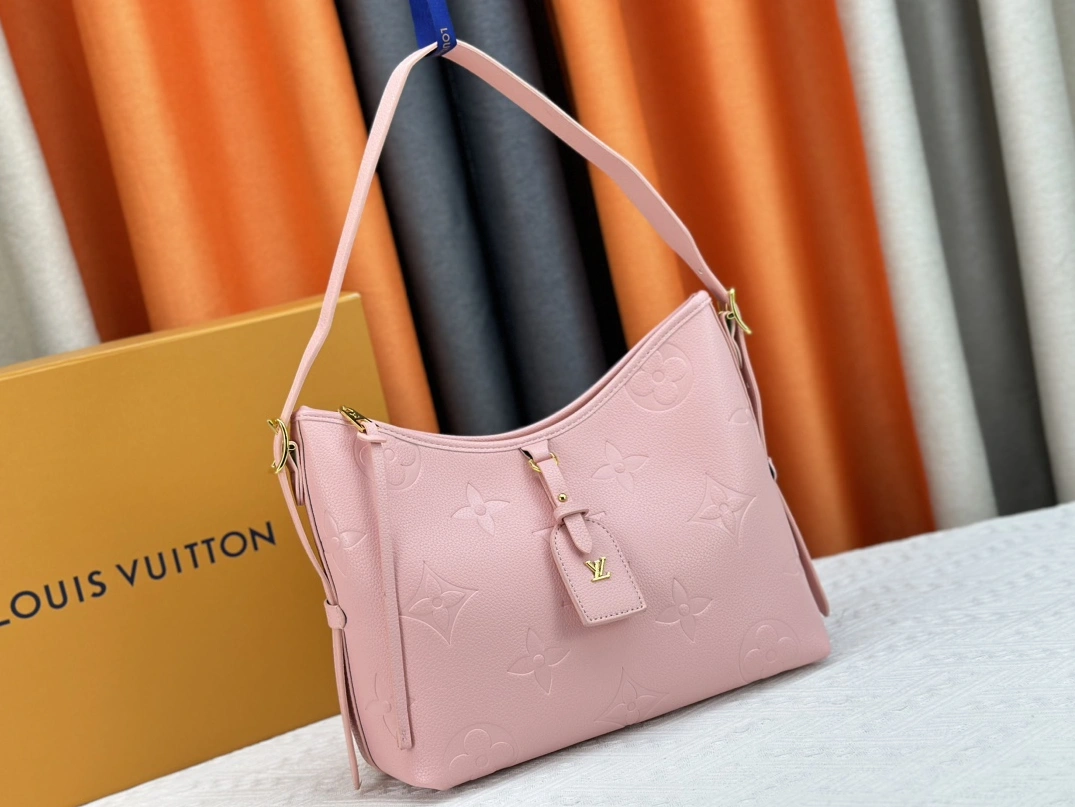 Louis Vuitton AAA Quality Shoulder Bags For Women Sleek 1724