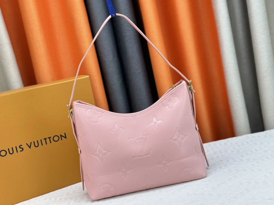 Louis Vuitton AAA Quality Shoulder Bags For Women Sleek 1724