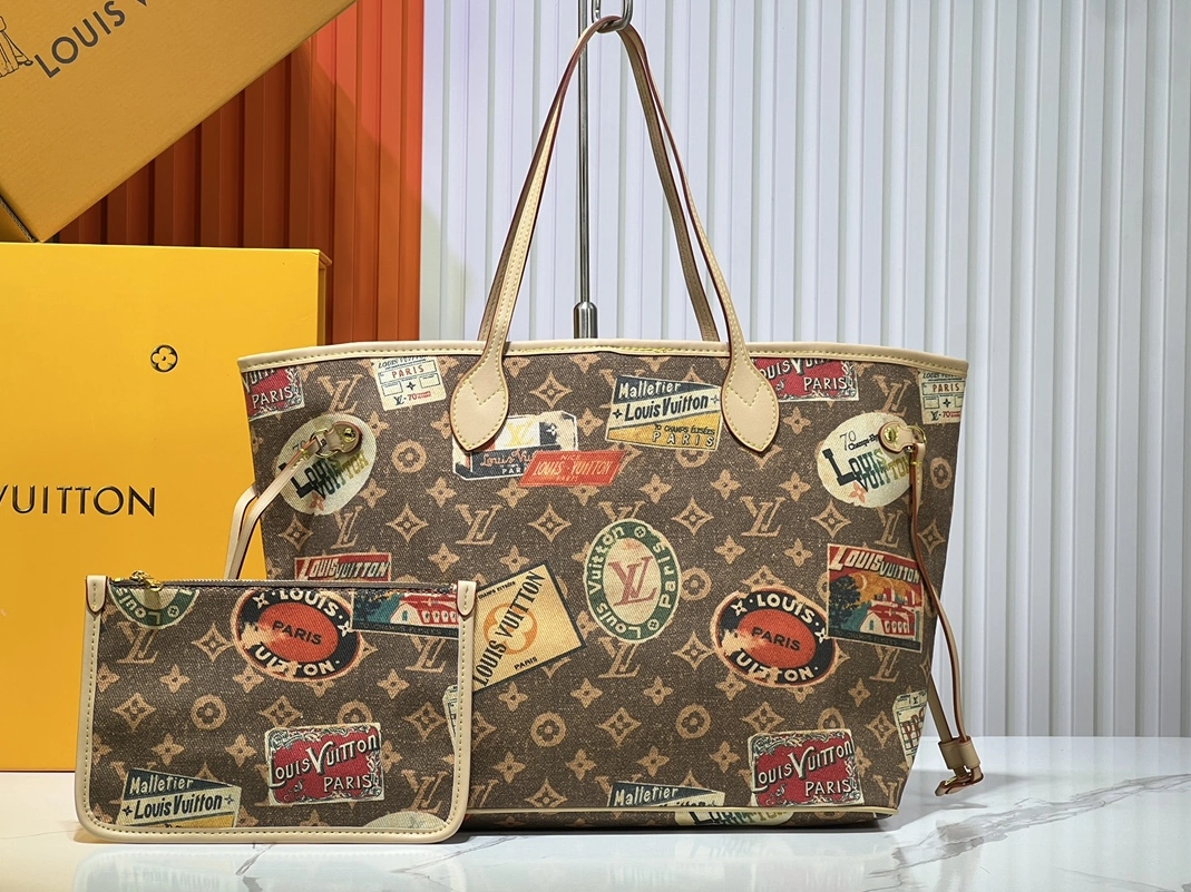 Louis Vuitton AAA Quality Shoulder Bags For Women Sleek 4452