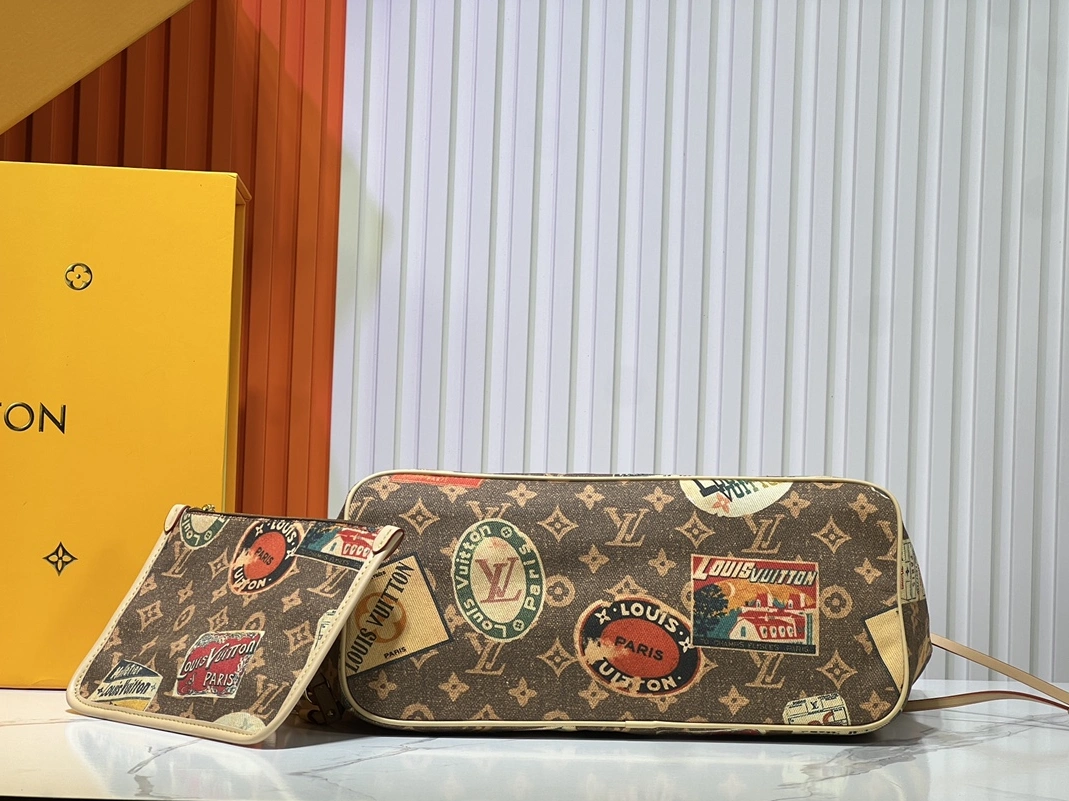 Louis Vuitton AAA Quality Shoulder Bags For Women Sleek 4452