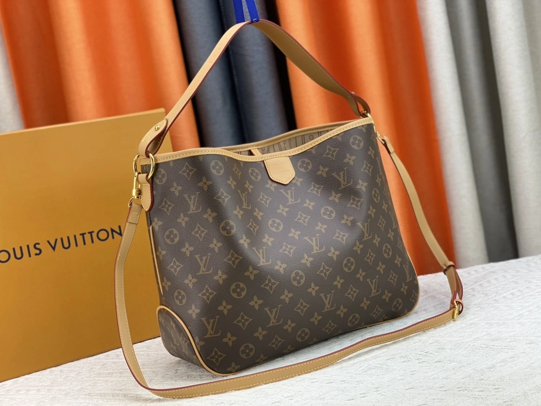 Louis Vuitton AAA Quality Shoulder Bags For Women Sleek 6529