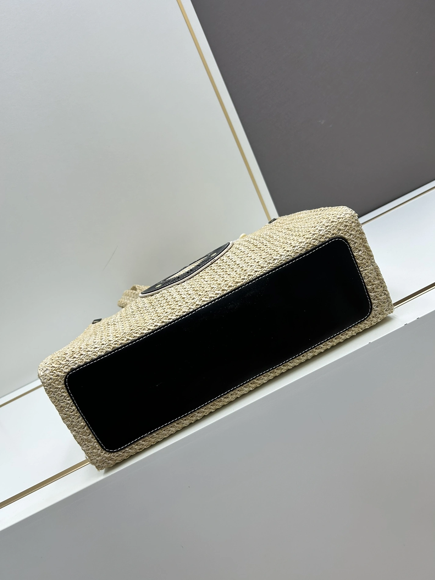 Louis Vuitton AAA Quality Shoulder Bags For Women Sleek 7705