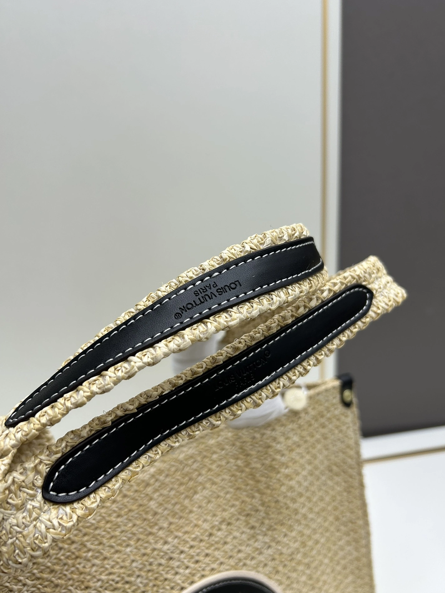 Louis Vuitton AAA Quality Shoulder Bags For Women Sleek 7705