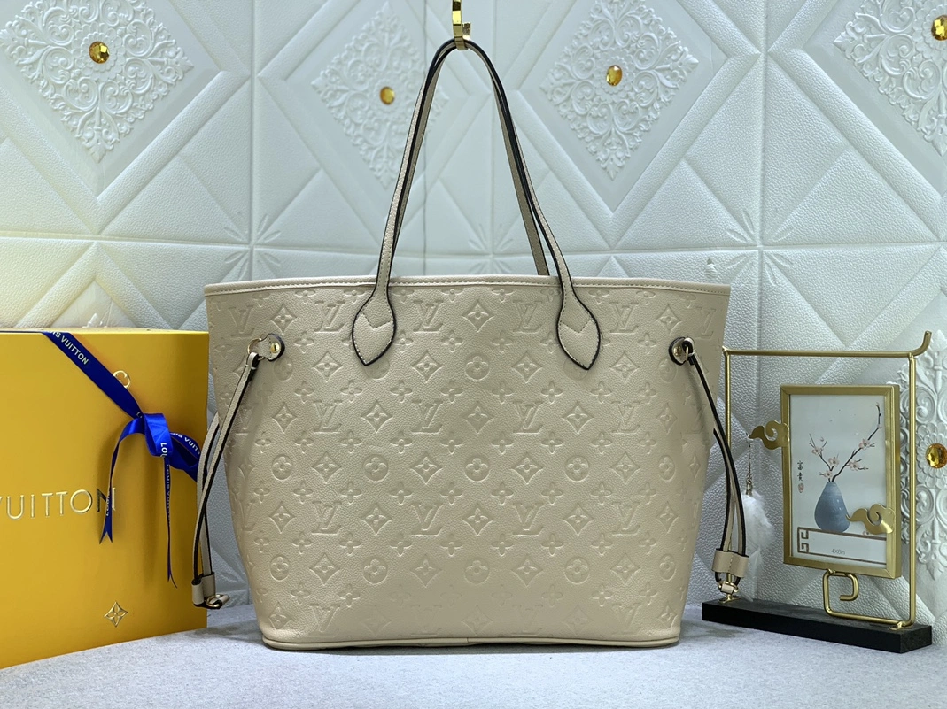 Louis Vuitton AAA Quality Shoulder Bags For Women SmartChoice 2139