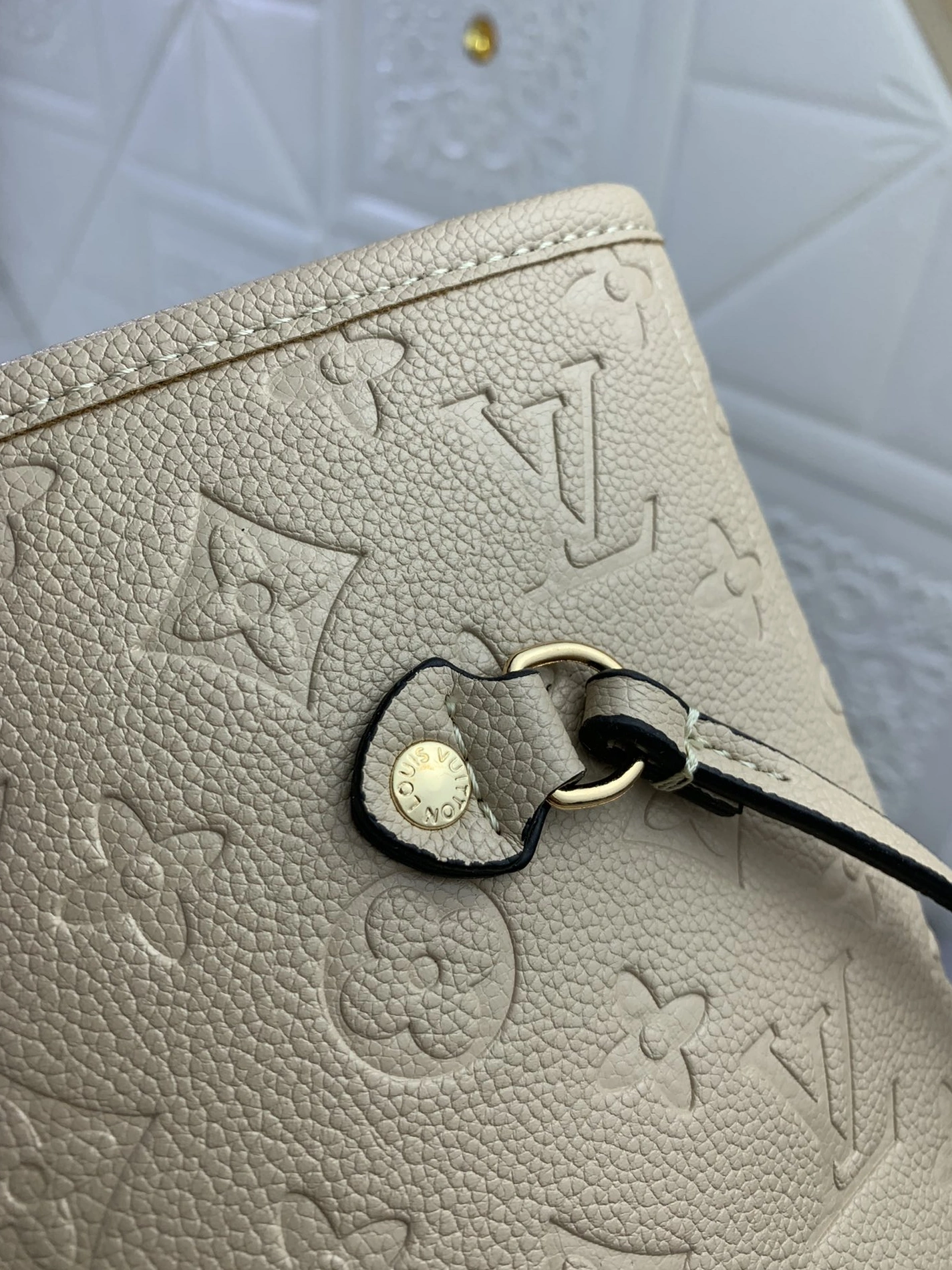 Louis Vuitton AAA Quality Shoulder Bags For Women SmartChoice 2139