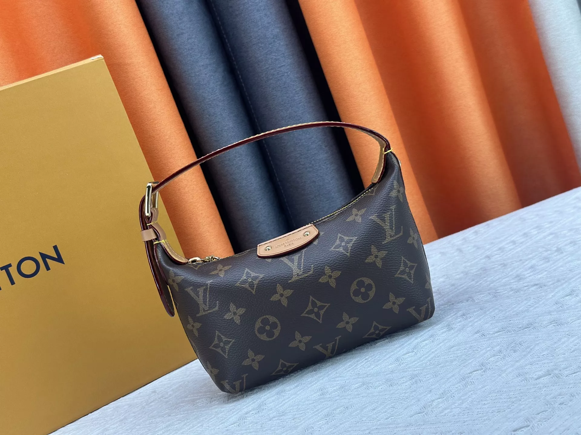 Louis Vuitton AAA Quality Shoulder Bags For Women SmartChoice 3357
