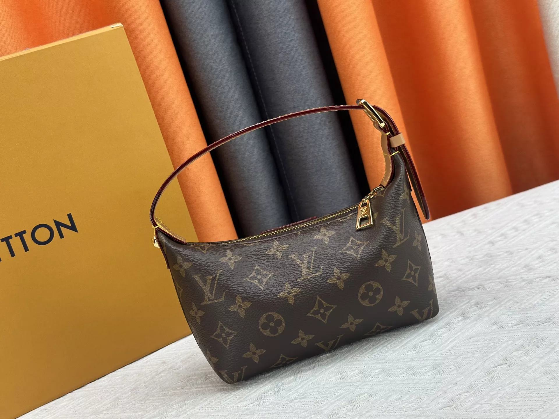 Louis Vuitton AAA Quality Shoulder Bags For Women SmartChoice 3357