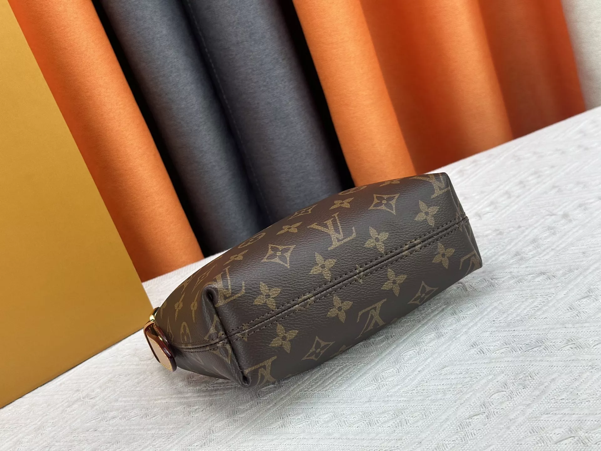 Louis Vuitton AAA Quality Shoulder Bags For Women SmartChoice 3357