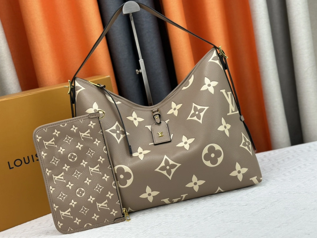 Louis Vuitton AAA Quality Shoulder Bags For Women SmartChoice 9379