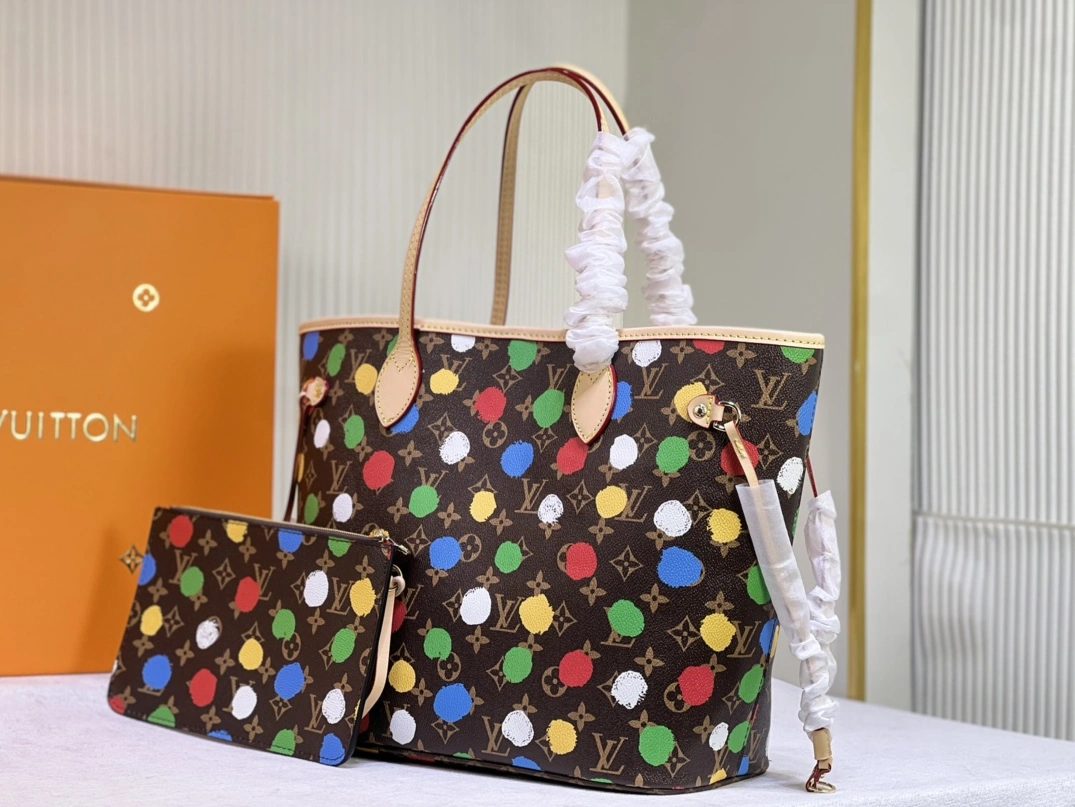 Louis Vuitton AAA Quality Shoulder Bags For Women Soft 5009