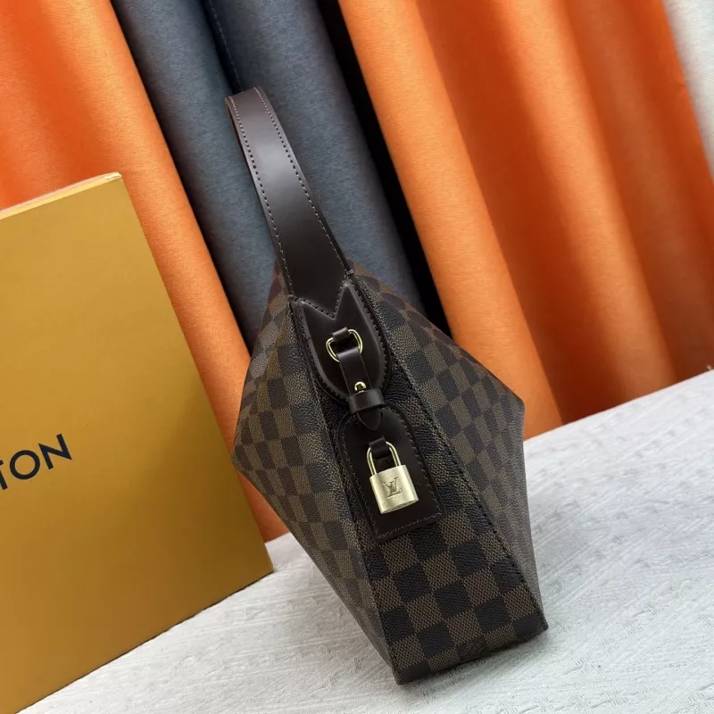 Louis Vuitton AAA Quality Shoulder Bags For Women Soft 7130