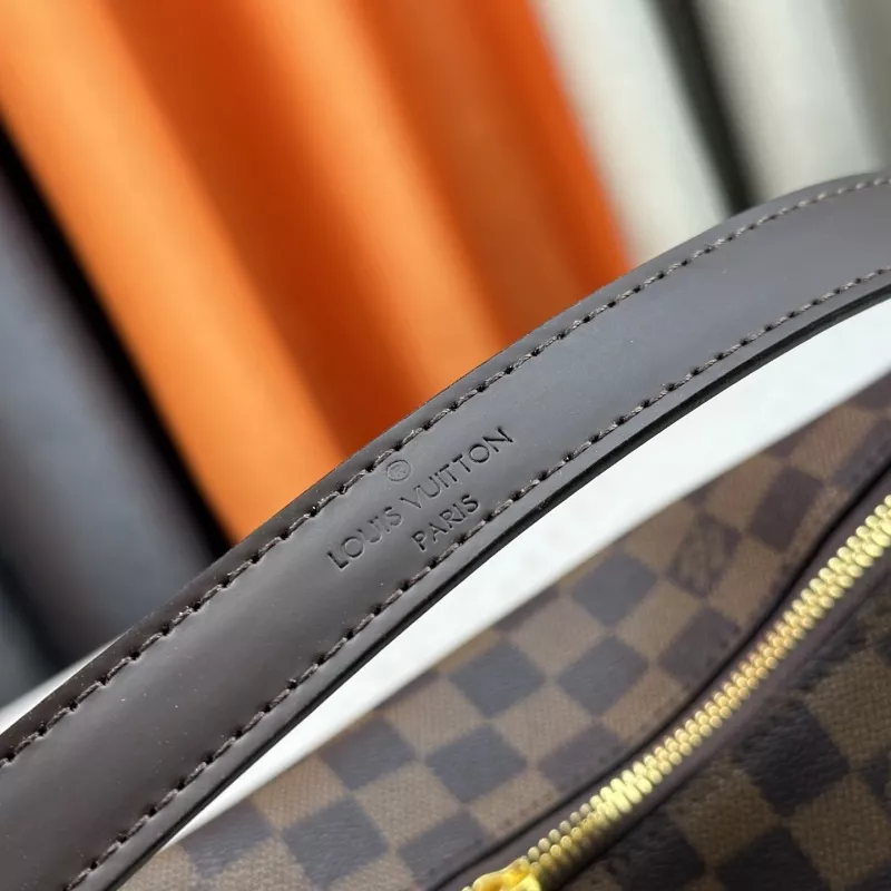 Louis Vuitton AAA Quality Shoulder Bags For Women Soft 7130