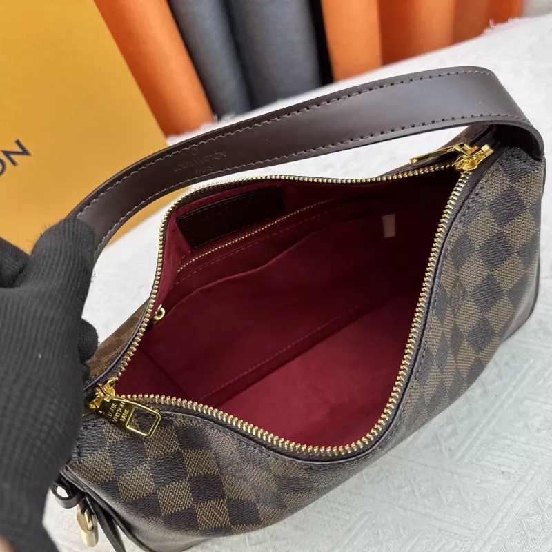Louis Vuitton AAA Quality Shoulder Bags For Women Soft 7130