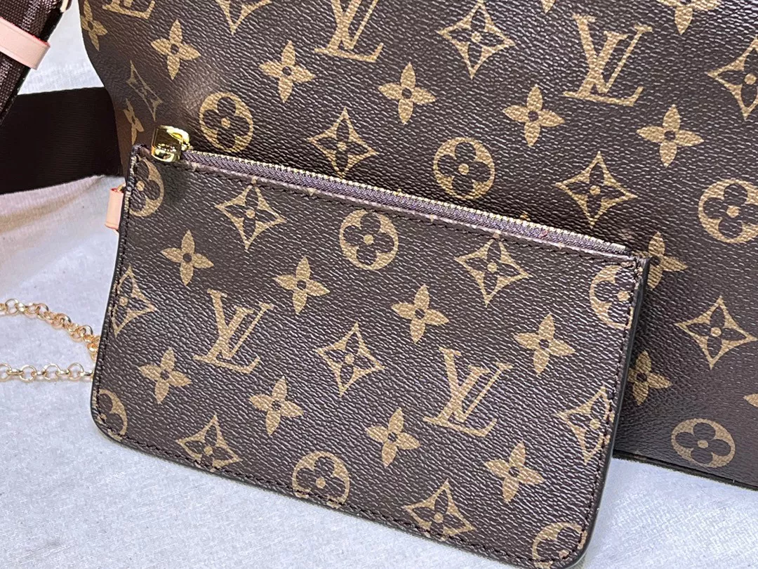 Louis Vuitton AAA Quality Shoulder Bags For Women Sophisticated 1979