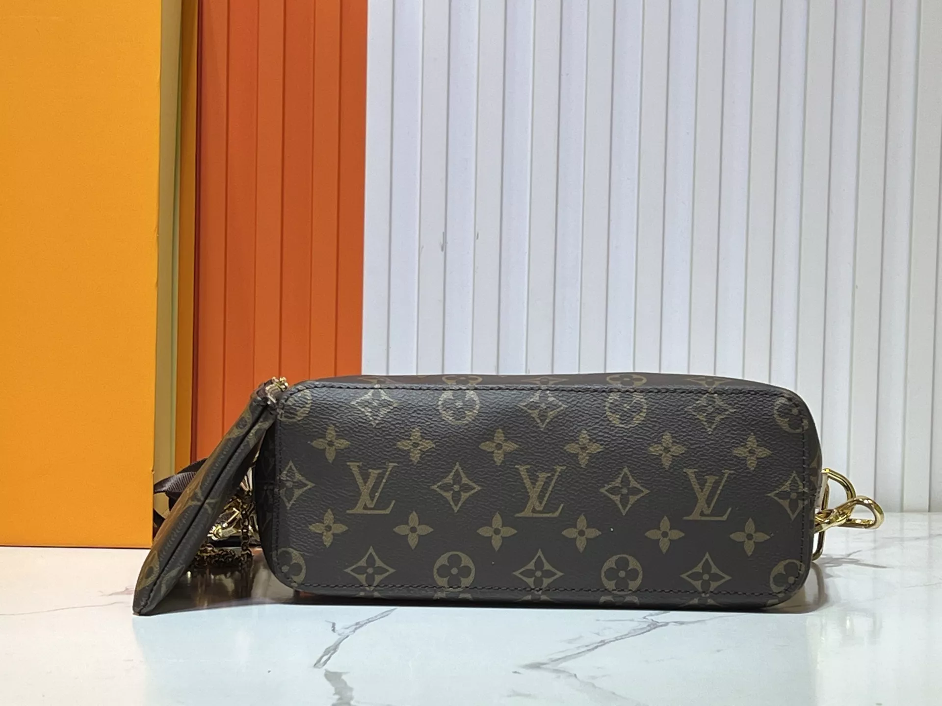 Louis Vuitton AAA Quality Shoulder Bags For Women Sophisticated 1979