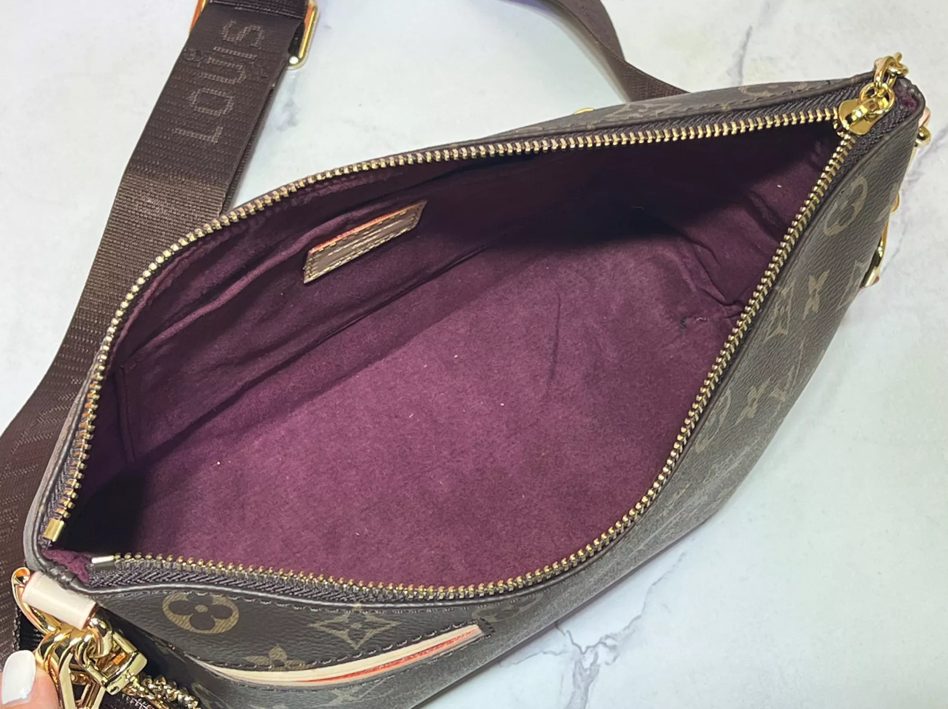 Louis Vuitton AAA Quality Shoulder Bags For Women Sophisticated 1979
