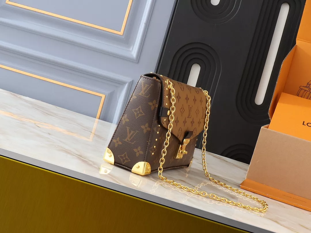 Louis Vuitton AAA Quality Shoulder Bags For Women Sophisticated 3516