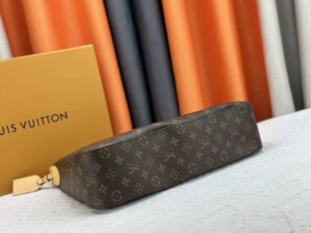 Louis Vuitton AAA Quality Shoulder Bags For Women SportInspired 2363