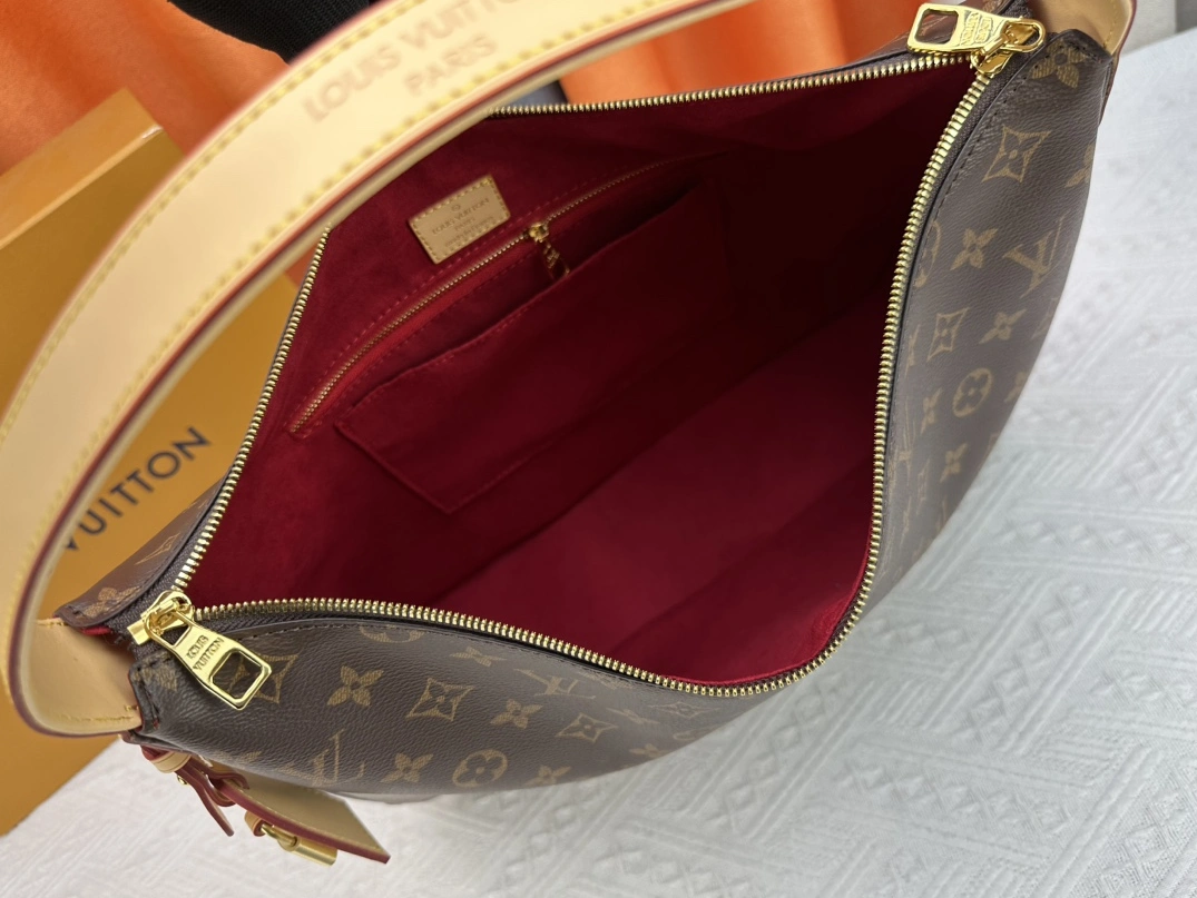 Louis Vuitton AAA Quality Shoulder Bags For Women SportInspired 2363