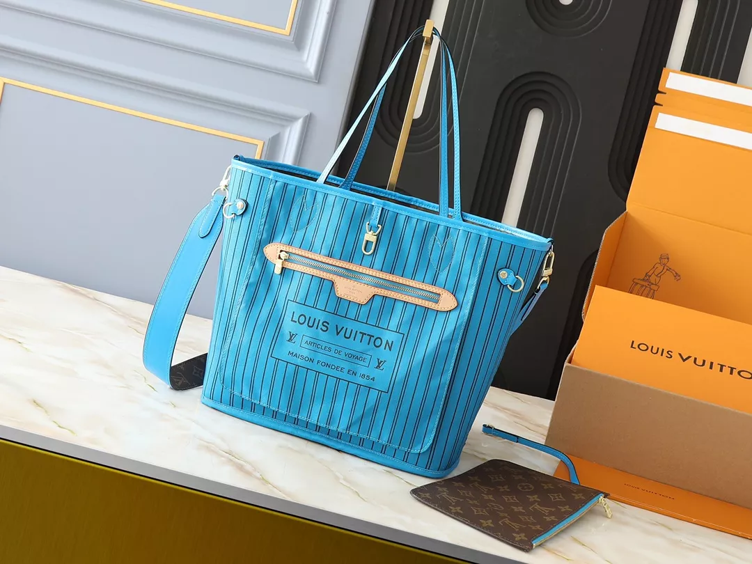 Louis Vuitton AAA Quality Shoulder Bags For Women SportInspired 7458