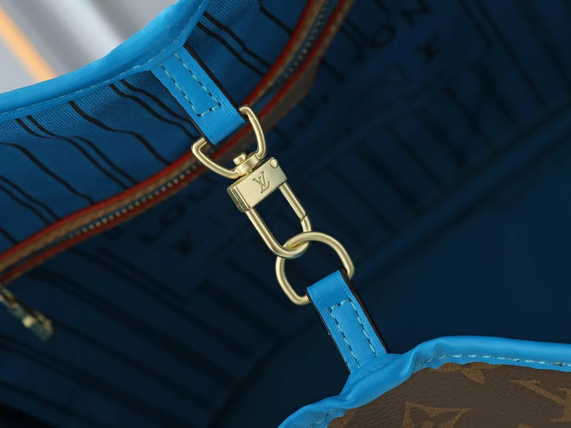 Louis Vuitton AAA Quality Shoulder Bags For Women SportInspired 7458