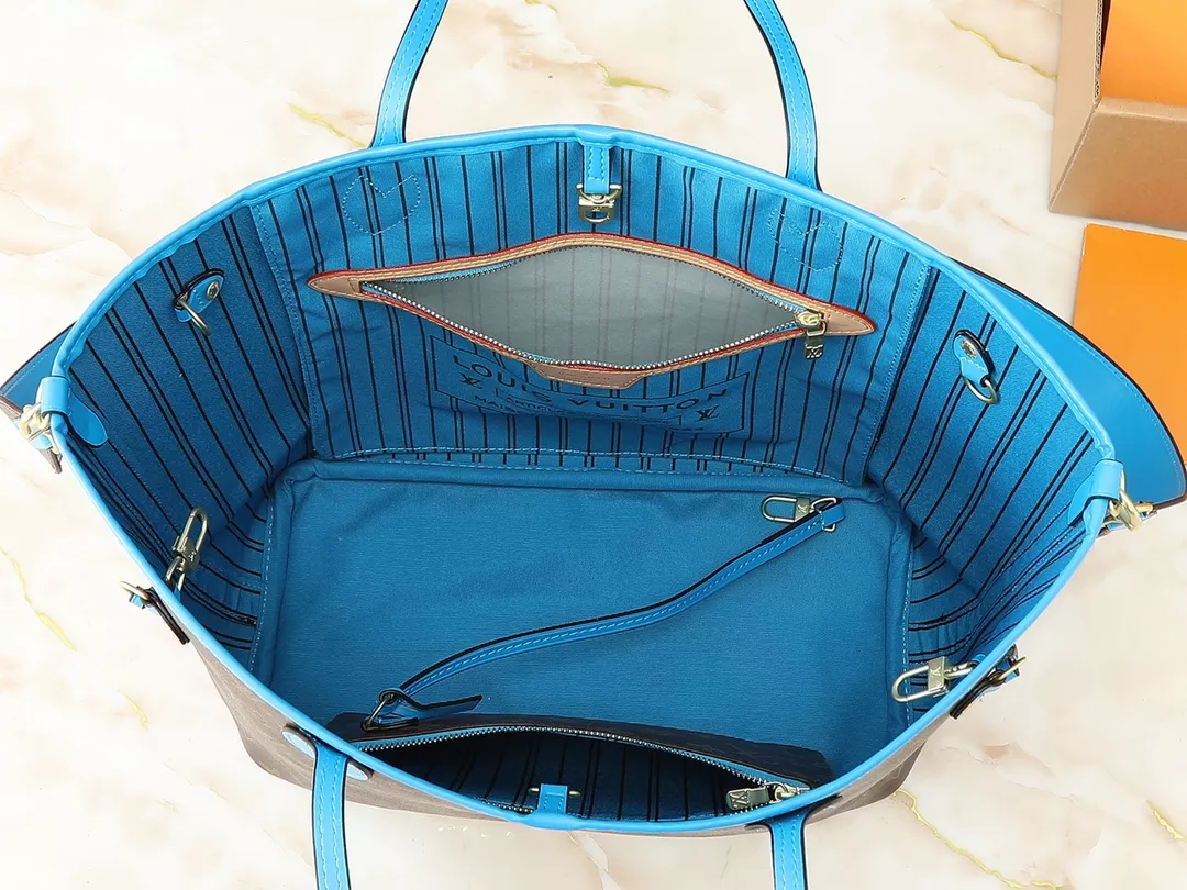 Louis Vuitton AAA Quality Shoulder Bags For Women SportInspired 7458