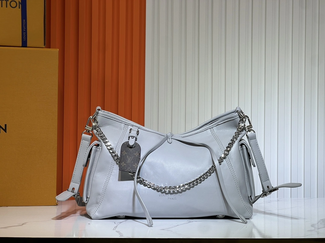 Louis Vuitton AAA Quality Shoulder Bags For Women Stylish 5184