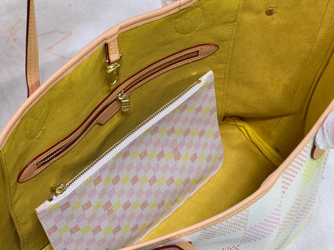 Louis Vuitton AAA Quality Shoulder Bags For Women Trendsetting 8505