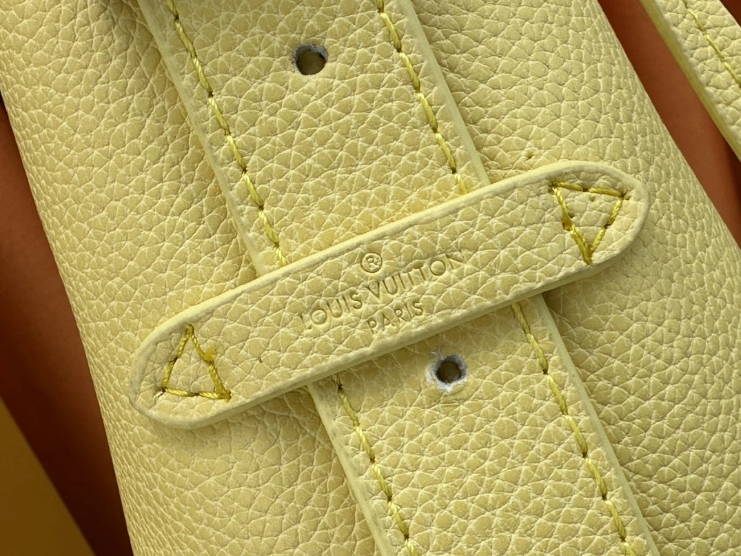 Louis Vuitton AAA Quality Shoulder Bags For Women Trendy 5966