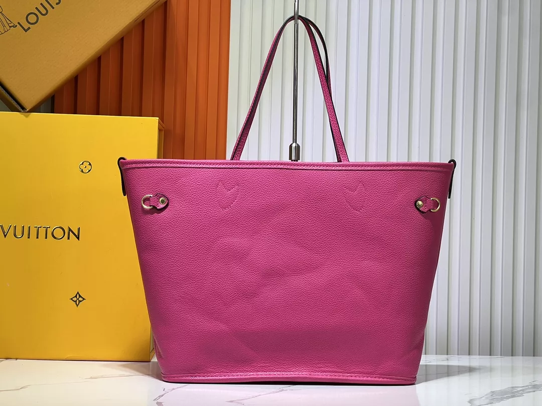 Louis Vuitton AAA Quality Shoulder Bags For Women Trendy 746