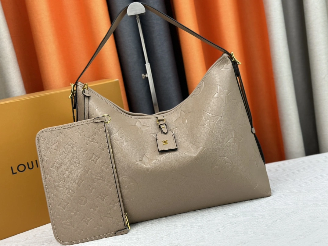 Louis Vuitton AAA Quality Shoulder Bags For Women Unique 3452