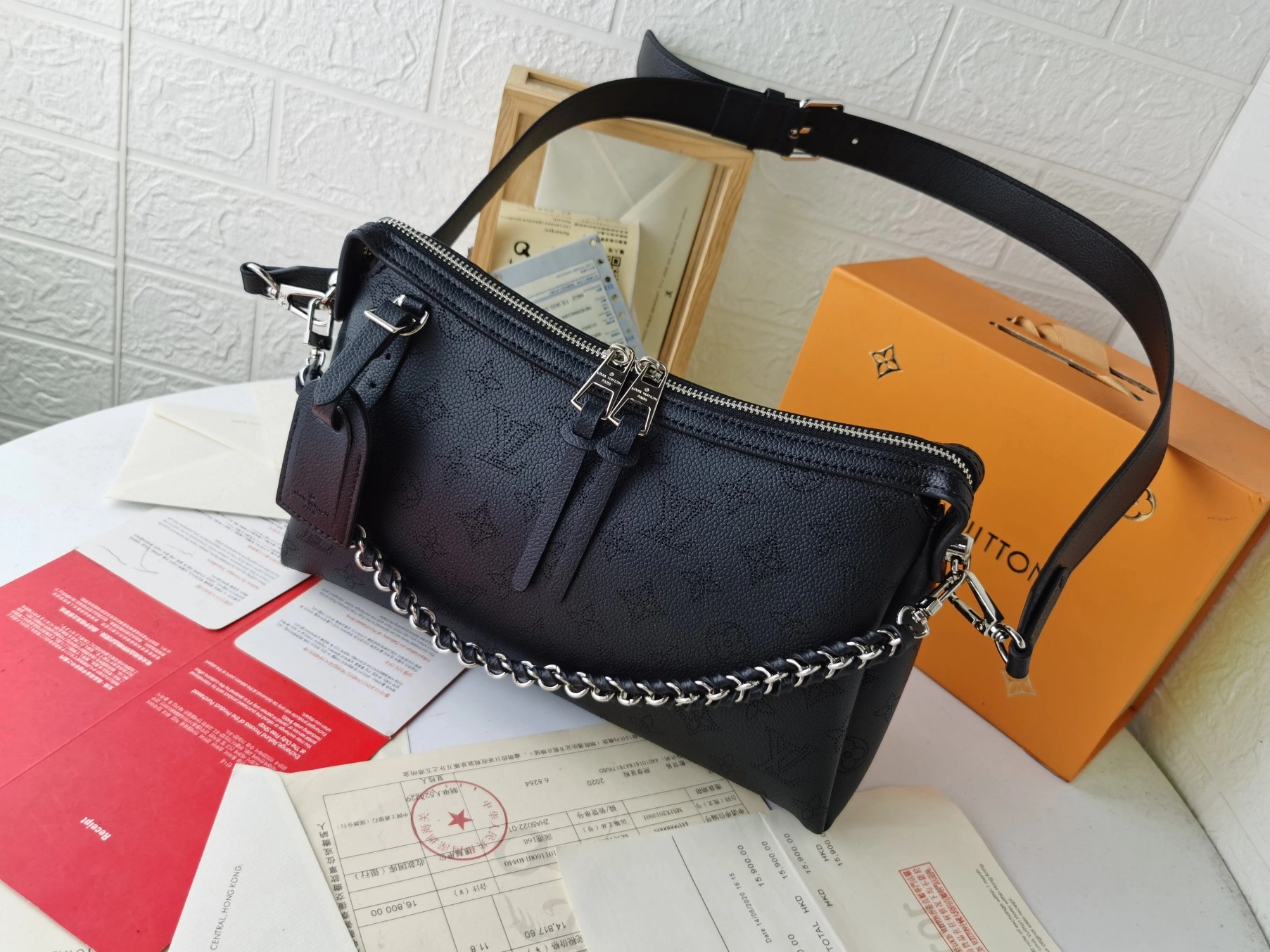 Louis Vuitton AAA Quality Shoulder Bags For Women UrbanStyle 2526