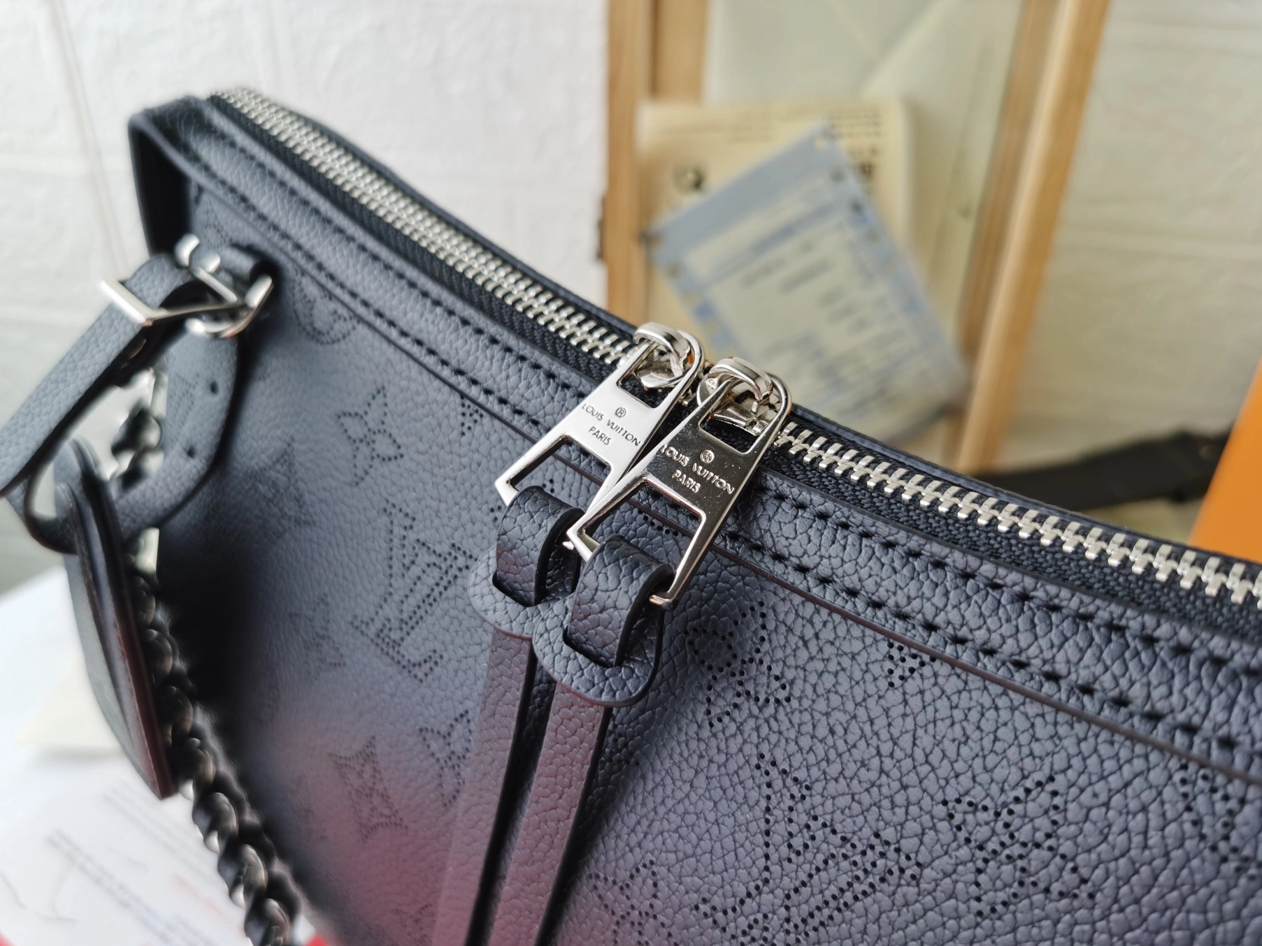 Louis Vuitton AAA Quality Shoulder Bags For Women UrbanStyle 2526