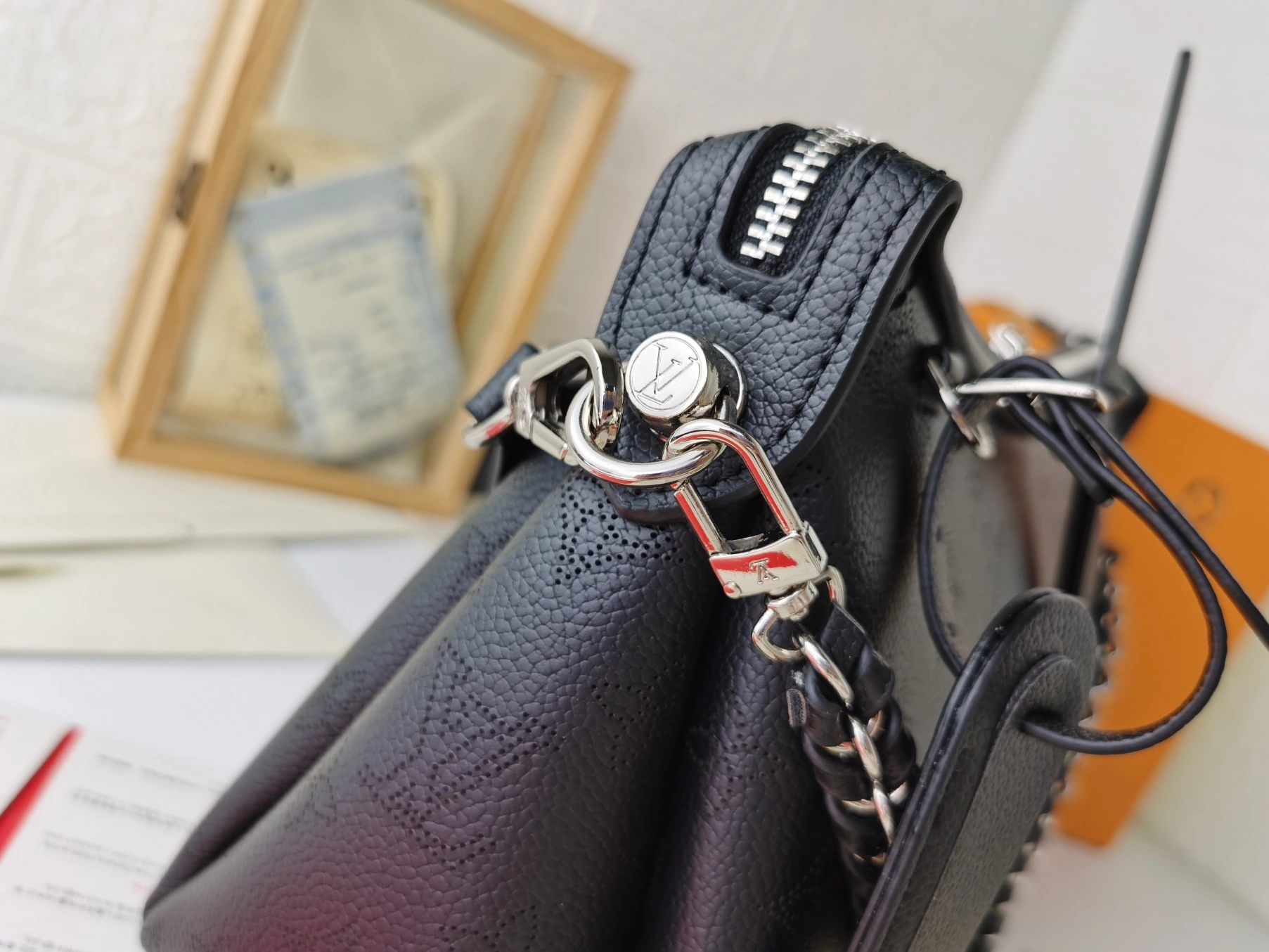 Louis Vuitton AAA Quality Shoulder Bags For Women UrbanStyle 2526