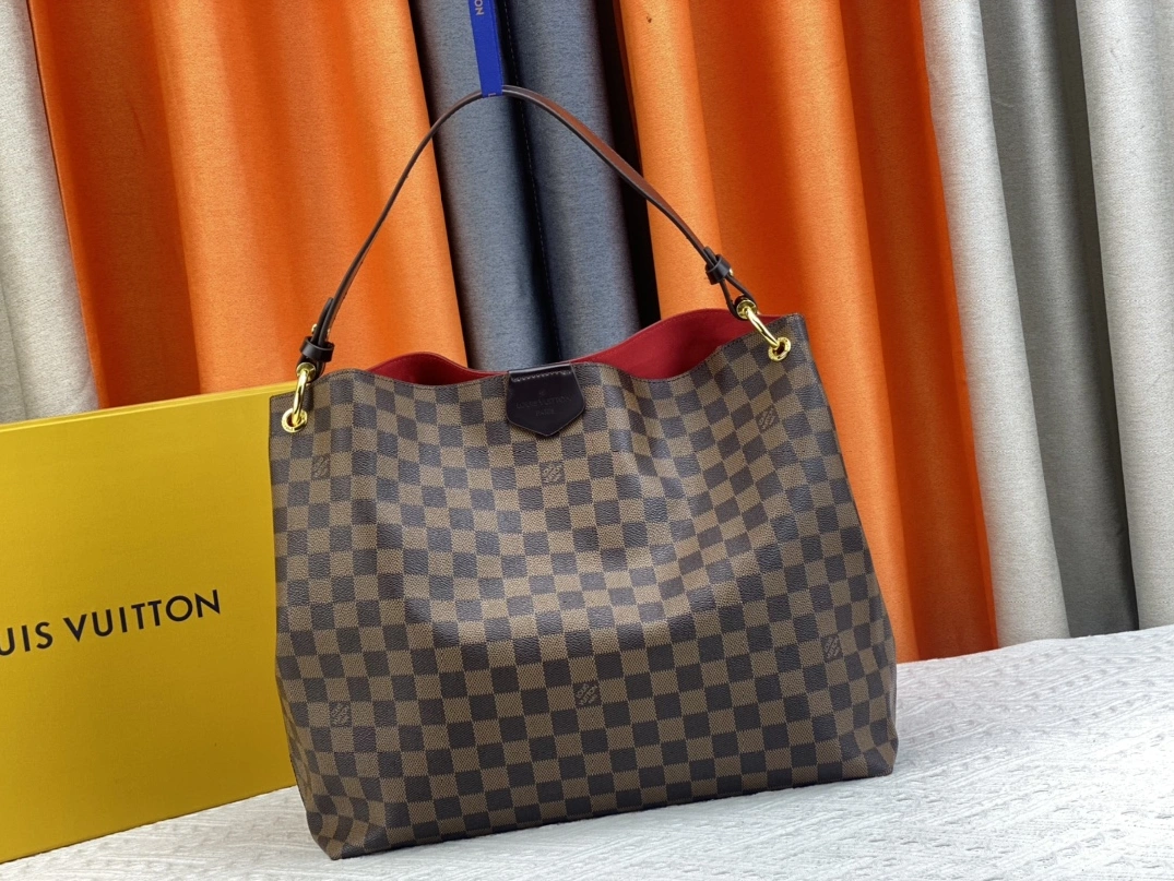 Louis Vuitton AAA Quality Shoulder Bags For Women UrbanStyle 4642