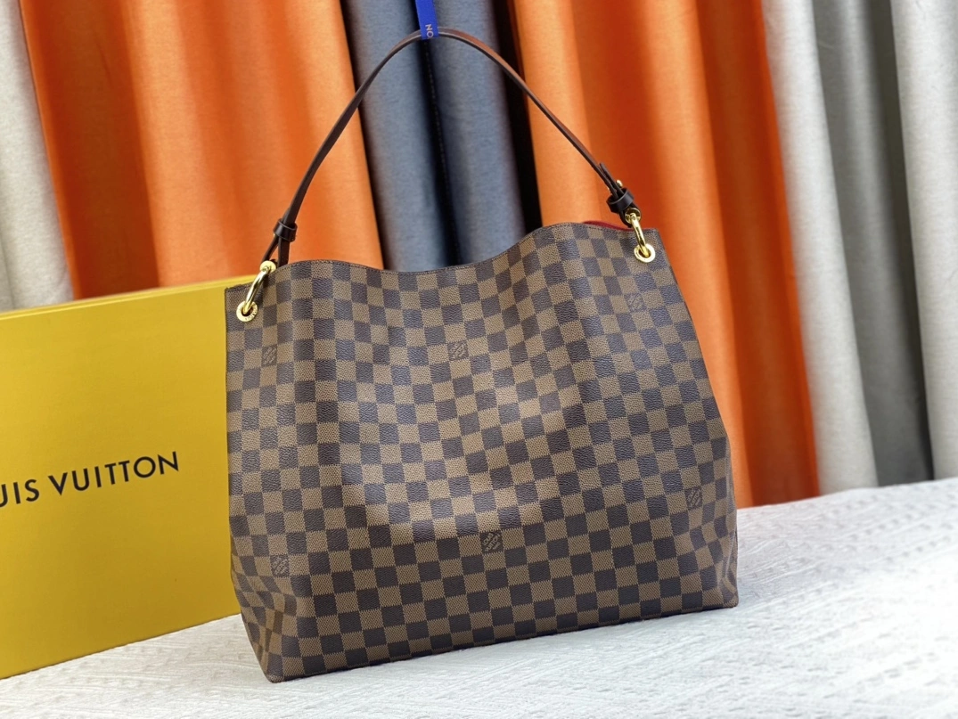 Louis Vuitton AAA Quality Shoulder Bags For Women UrbanStyle 4642