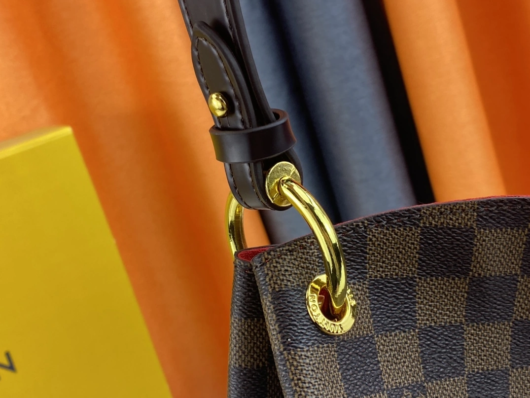 Louis Vuitton AAA Quality Shoulder Bags For Women UrbanStyle 4642