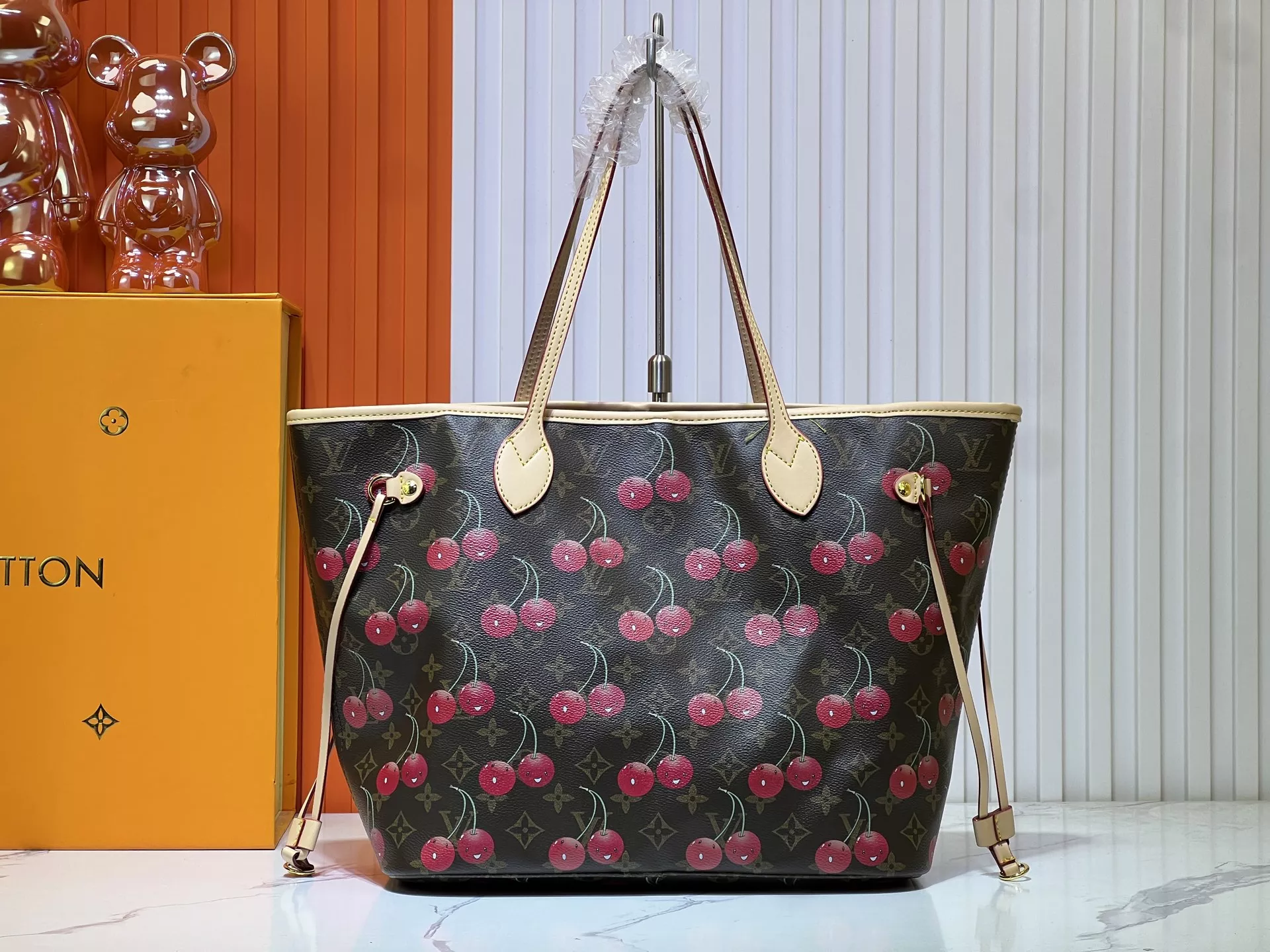 Louis Vuitton AAA Quality Shoulder Bags For Women UrbanStyle 7302