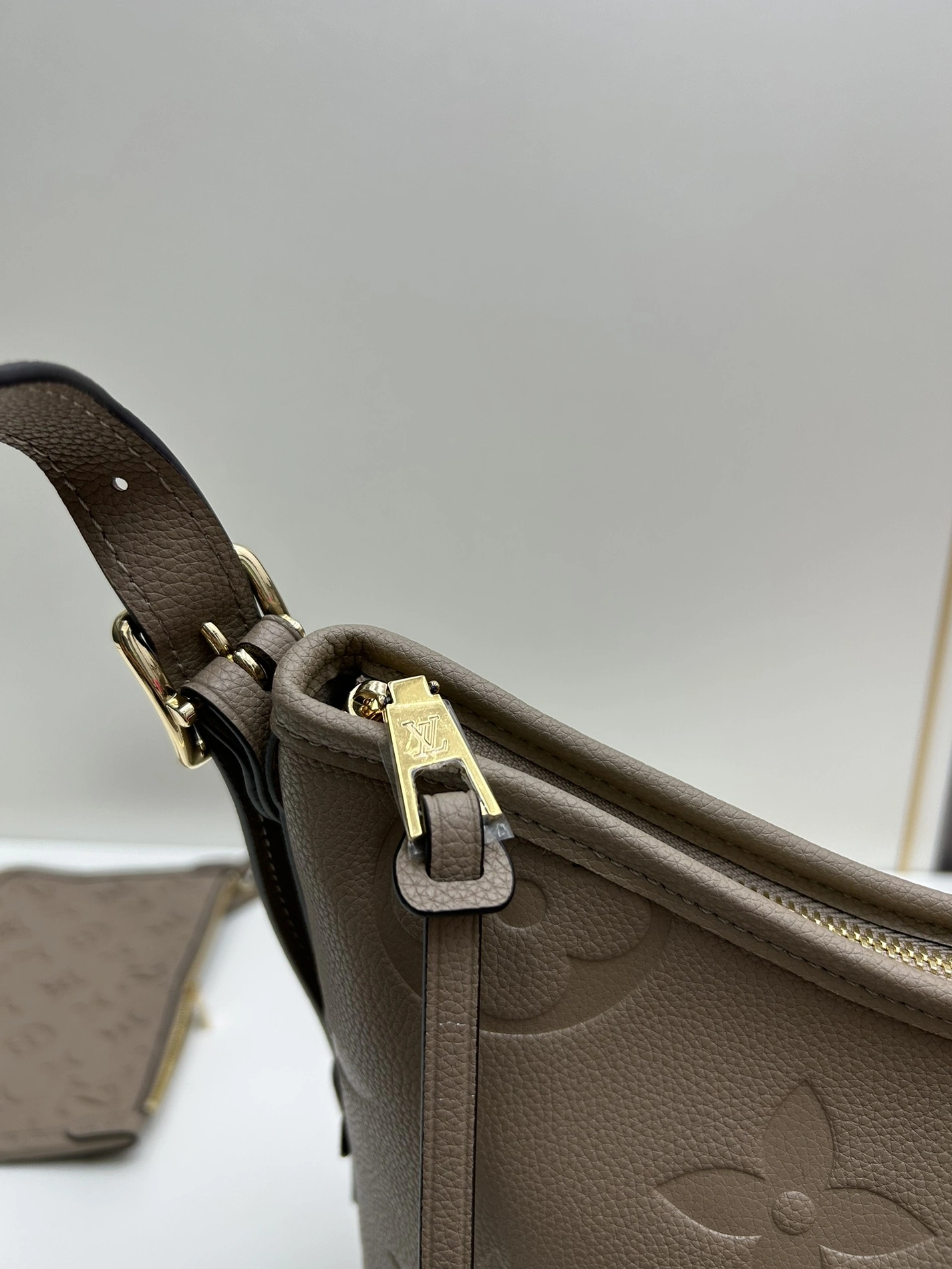 Louis Vuitton AAA Quality Shoulder Bags For Women UrbanStyle 8449