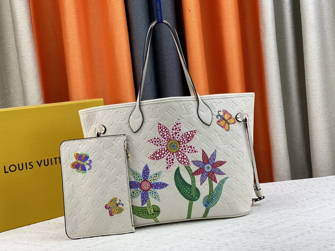 Louis Vuitton AAA Quality Shoulder Bags For Women Vibrant 8564