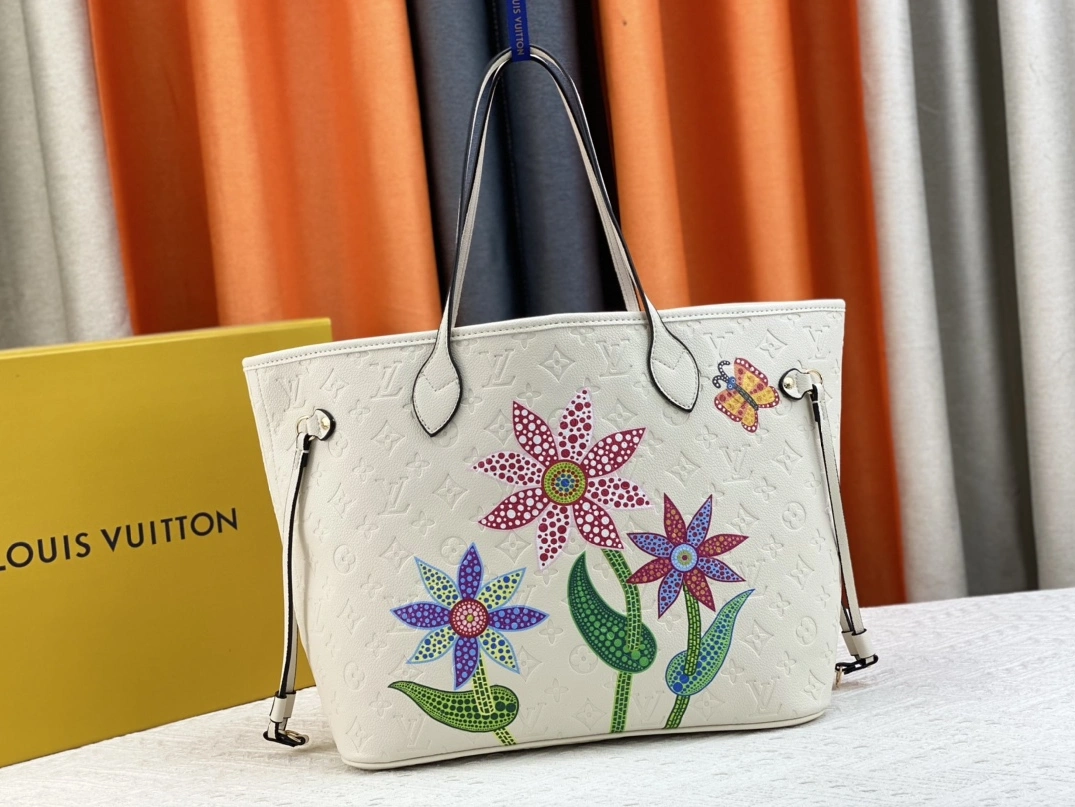 Louis Vuitton AAA Quality Shoulder Bags For Women Vibrant 8564