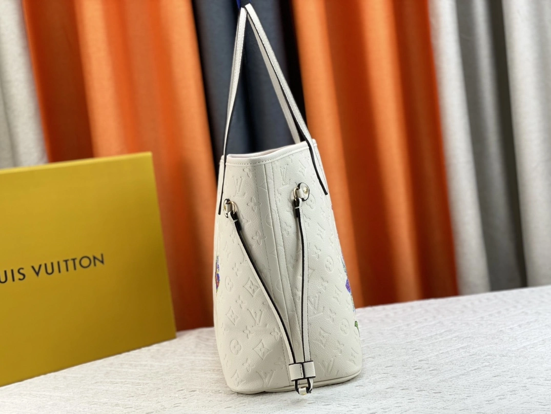 Louis Vuitton AAA Quality Shoulder Bags For Women Vibrant 8564