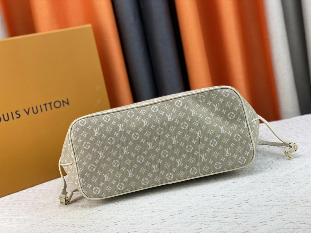 Louis Vuitton AAA Quality Shoulder Bags For Women WellDesigned 3162